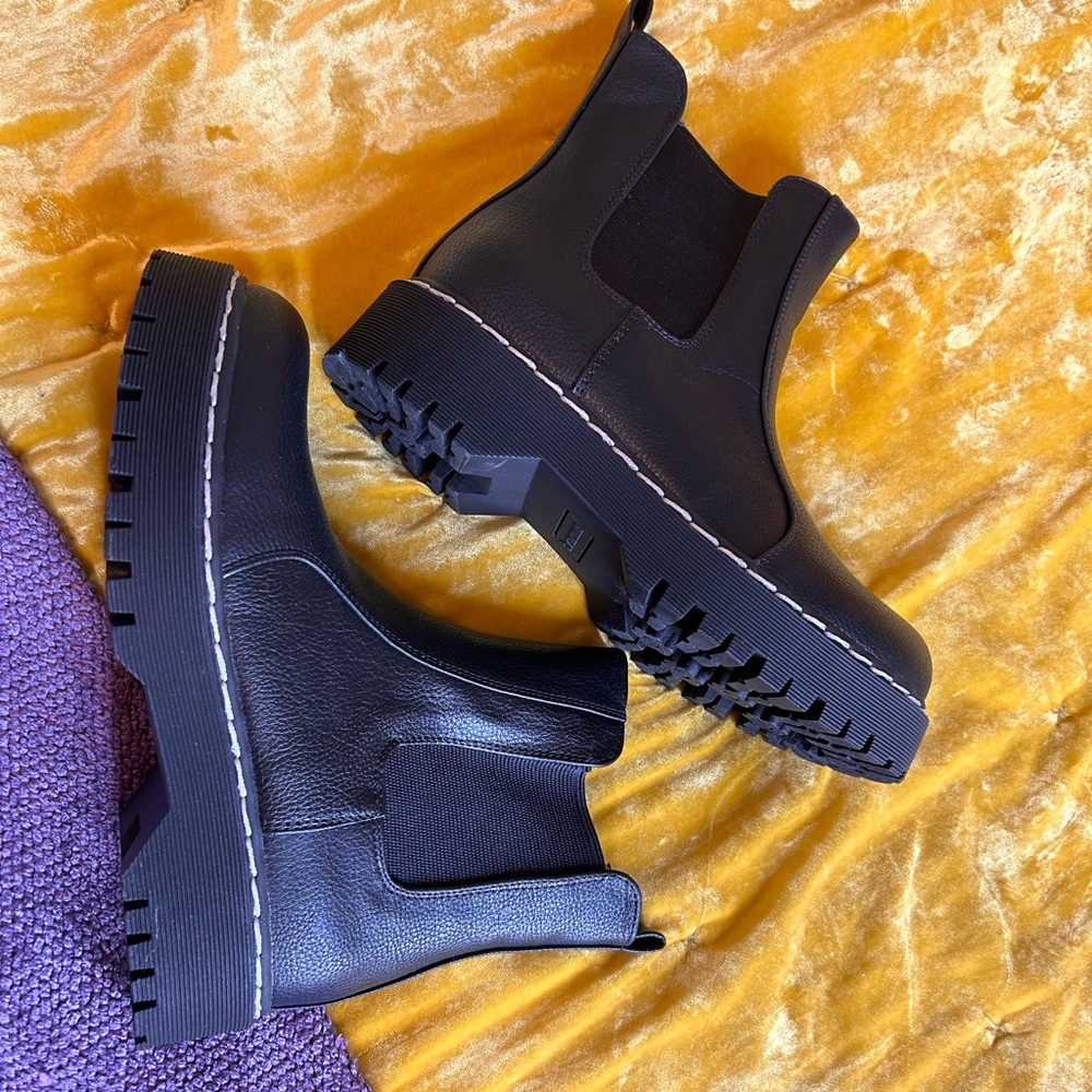 Union bay Chelsea boots